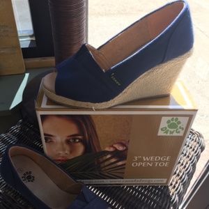 DAWGS 3" Wedge Open Toe Shoe